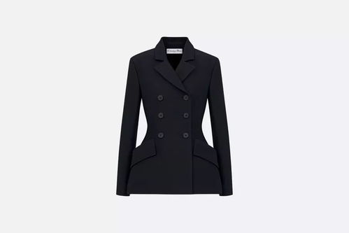 服裝店經(jīng)營(yíng) 服裝搭配學(xué)起來,讓精品成套出售