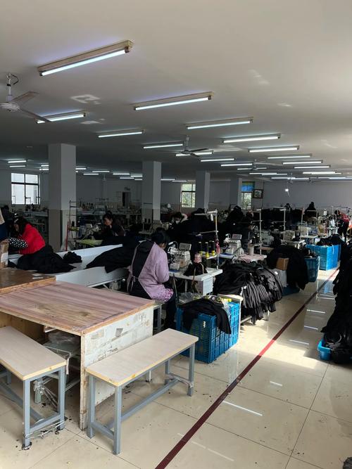 服裝工廠免費打版批量生產(chǎn)100件起做